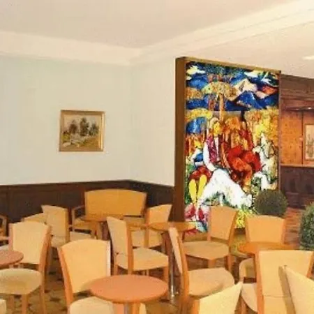 ホテル Hotel Central 3*